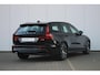 Volvo V60 T6 Plug-in hybrid AWD Plus Dark | Trekhaak | Verwarmbare voorstoelen+stuurwiel+achterbank | Premium audio by Harman Kardon | Rondom zichtcamera | Verwarmbare voorruit | Keyless |
