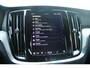Volvo V60 T6 Plug-in hybrid AWD Plus Dark | Trekhaak | Verwarmbare voorstoelen+stuurwiel+achterbank | Premium audio by Harman Kardon | Rondom zichtcamera | Verwarmbare voorruit | Keyless |