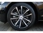 Volvo V60 T6 Plug-in hybrid AWD Plus Dark | Trekhaak | Verwarmbare voorstoelen+stuurwiel+achterbank | Premium audio by Harman Kardon | Rondom zichtcamera | Verwarmbare voorruit | Keyless |