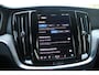 Volvo V60 T6 Plug-in hybrid AWD Plus Dark | Trekhaak | Verwarmbare voorstoelen+stuurwiel+achterbank | Premium audio by Harman Kardon | Rondom zichtcamera | Verwarmbare voorruit | Keyless |