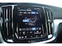 Volvo V60 T6 Plug-in hybrid AWD Plus Dark | Trekhaak | Verwarmbare voorstoelen+stuurwiel+achterbank | Premium audio by Harman Kardon | Rondom zichtcamera | Verwarmbare voorruit | Keyless |