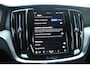 Volvo V60 T6 Plug-in hybrid AWD Plus Dark | Trekhaak | Verwarmbare voorstoelen+stuurwiel+achterbank | Premium audio by Harman Kardon | Rondom zichtcamera | Verwarmbare voorruit | Keyless |