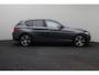 BMW 1-Serie 118i M Sport 2016 | Trekhaak Afneembaar | Cruise Control | Panramadak | Goed Onderhouden | Navigatie | Stuurwiel Bediening | Boekjes | 2 Sleutels