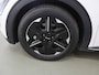 Kia EV6 Light Edition 63 kWh | Stoelverwarming | Adaptieve cruise control | Parkeersensoren | Stuurwiel verwarmd |