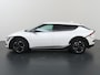 Kia EV6 Light Edition 63 kWh | Stoelverwarming | Adaptieve cruise control | Parkeersensoren | Stuurwiel verwarmd |
