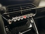 Peugeot 2008 1.2 PureTech Allure Sport 131Pk Automaat (VIRTUAL COCKPIT, APPLE CARPLAY, GROOT NAVI, KEYLESS, LEDER, SPORTSTOELEN, 360 CAMERA, GETINT GLAS, LM VELGEN, NIEUWE APK, NIEUWSTAAT)