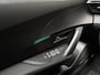 Peugeot 2008 1.2 PureTech Allure Sport 131Pk Automaat (VIRTUAL COCKPIT, APPLE CARPLAY, GROOT NAVI, KEYLESS, LEDER, SPORTSTOELEN, 360 CAMERA, GETINT GLAS, LM VELGEN, NIEUWE APK, NIEUWSTAAT)