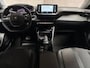 Peugeot 2008 1.2 PureTech Allure Sport 131Pk Automaat (VIRTUAL COCKPIT, APPLE CARPLAY, GROOT NAVI, KEYLESS, LEDER, SPORTSTOELEN, 360 CAMERA, GETINT GLAS, LM VELGEN, NIEUWE APK, NIEUWSTAAT)