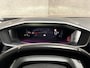 Peugeot 2008 1.2 PureTech Allure Sport 131Pk Automaat (VIRTUAL COCKPIT, APPLE CARPLAY, GROOT NAVI, KEYLESS, LEDER, SPORTSTOELEN, 360 CAMERA, GETINT GLAS, LM VELGEN, NIEUWE APK, NIEUWSTAAT)