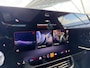 Mercedes-Benz CLA 200 Business Solution AMG 58 kWh | Night | Panoramadak | Premium Plus | Superscreen | Trekhaak | Head-Up | Burmester | 19" LM velgen |