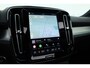 Volvo XC40 2.0 B3 Plus Black Edition | Rijklaar! | S/K-Dak | Harman/Kardon | Bliss | Stuur-stoel+Voorruitverw. | 360*+PDC | Memory | Nav+App.Connect | Elek. Klep V