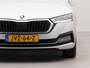 Skoda Octavia Combi 1.0 e-TSI Business Edition | Apple Carplay | Navigatie | Parkeersensoren voor en achter | Wifi | Spraakbediening | Cruise control | Bluetooth |