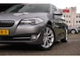 BMW 5-Serie 530i Upgrade Edition|Rijklaar!|Carplay|ACC|Schuifdak|Camera Voor+Achter|Standkachel|