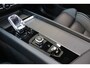 Volvo XC60 T6 350PK AWD Plus Black Edition | Facelift | Pano-dak | Premium Pack | Lighting Pack
