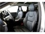 Volvo XC60 2.0 T8 AWD 335kW/456pk Aut8 Recharge Ultra Dark Edition LUCHTVERING + BOWERS&WILKINS + PANORAMADAK + BLIS + HEAD-UP + PILOT ASSIST + V&A STOEL-&STUURVERWARMING + ADAPT.CRUISE + GOOGLE DASH&SERVICES + STOELVENTILATIE&-MASSAGE + 360 CAMERA + 21" LM-VELGEN!!