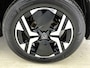 Peugeot e-2008 SUV EV GT 54 kWh 156pk | NIEUW MODEL | 406km WLTP Actieradius | Navigatie | Camera v+a | Climate Control | Full Led koplampen | Parkeersensoren v+a | Keyless | Cruise Control | Dodehoeksensor | DAB+ radio | Half lederen sportstoelen | Draadloze Apple Carplay / Android Auto + telefoonlader | Donker getint glas | 17" lichtmetalen velgen |