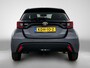 Toyota Yaris 1.5 Hybrid 115 Dynamic Comfort Pack | BTW voertuig | Dodehoek detectie | Stoel+stuurverwarming | Parkeersensoren voor+achter | Draadloze telefoonlader | Apple CarPlay/Android Auto | Cruise Control Adaptive | Climate Control |