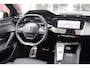 Peugeot 408 e-408 GT AVANTAGE 58 kWh | PANORAMISCH SCHUIF/KANTEL DAK | ELEKTRISCH BEDIENBARE VOORSTOELEN | STOEL/STUUR VERWARMING | MASSAGE FUNCTIE OP DE VOORSTOELEN | FOCAL AUDIO SYSTEEM | ALCANTARA/LEDEREN BEKLEDING | 360° CAMERA | PARKEERSENSOREN VOOR + ACHTER | ELEKTRISCH BEDIENBARE ACHTERKLEP | SFEER VERLICHTING | KEYLESS ENTRY/START | 19" LICHTMETALEN VELGEN | DODEHOEK DETECTIE | ADAPTIVE CRUISE CONTROL | APPLE CARPLAY/ANDROID AUTO DRAADLOOS | DRAADLOOS TELEFOONLADEN |