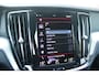 Volvo V60 2.0 B3 177PK Momentum Advantage Sport Pack | MORITZ LEDEREN BEKLEDING KLEUR ZWART MET COMFORTSTOELEN | STOELVERWARMING | STUURVERWARMING | VOORRUITVERWARMING | ACHTERUITRIJCAMERA | PARKEERSENSOREN V+A | EXTRA GETINTE ACHTERRUITEN | ZWARTE R-DESIGN GRILL | LED 19" 5-TRIPLE MATT BLACK / DIAMOND (R-DESIGN) VELGEN | EXTERIEUR STYLING MET DORPELVERBREDERS EN DEFLECTORS VOOR EN ACHTER | DIFFUSER MET DUBBEL GENINTEGREERDE UITLAAT EINDPIJPEN |