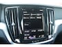 Volvo V60 2.0 B3 177PK Momentum Advantage Sport Pack | MORITZ LEDEREN BEKLEDING KLEUR ZWART MET COMFORTSTOELEN | STOELVERWARMING | STUURVERWARMING | VOORRUITVERWARMING | ACHTERUITRIJCAMERA | PARKEERSENSOREN V+A | EXTRA GETINTE ACHTERRUITEN | ZWARTE R-DESIGN GRILL | LED 19" 5-TRIPLE MATT BLACK / DIAMOND (R-DESIGN) VELGEN | EXTERIEUR STYLING MET DORPELVERBREDERS EN DEFLECTORS VOOR EN ACHTER | DIFFUSER MET DUBBEL GENINTEGREERDE UITLAAT EINDPIJPEN |