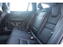 Volvo V60 2.0 B3 177PK Momentum Advantage Sport Pack | MORITZ LEDEREN BEKLEDING KLEUR ZWART MET COMFORTSTOELEN | STOELVERWARMING | STUURVERWARMING | VOORRUITVERWARMING | ACHTERUITRIJCAMERA | PARKEERSENSOREN V+A | EXTRA GETINTE ACHTERRUITEN | ZWARTE R-DESIGN GRILL | LED 19" 5-TRIPLE MATT BLACK / DIAMOND (R-DESIGN) VELGEN | EXTERIEUR STYLING MET DORPELVERBREDERS EN DEFLECTORS VOOR EN ACHTER | DIFFUSER MET DUBBEL GENINTEGREERDE UITLAAT EINDPIJPEN |