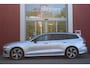 Volvo V60 2.0 B3 177PK Momentum Advantage Sport Pack | MORITZ LEDEREN BEKLEDING KLEUR ZWART MET COMFORTSTOELEN | STOELVERWARMING | STUURVERWARMING | VOORRUITVERWARMING | ACHTERUITRIJCAMERA | PARKEERSENSOREN V+A | EXTRA GETINTE ACHTERRUITEN | ZWARTE R-DESIGN GRILL | LED 19" 5-TRIPLE MATT BLACK / DIAMOND (R-DESIGN) VELGEN | EXTERIEUR STYLING MET DORPELVERBREDERS EN DEFLECTORS VOOR EN ACHTER | DIFFUSER MET DUBBEL GENINTEGREERDE UITLAAT EINDPIJPEN |