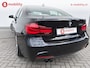 BMW 3-Serie 320i High Executive M-Sport 'AZURITSCHWARZ' 42.000 KM! Apple CarPlay | Schuif/Kanteldak | Leer | Sportstoelen