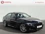 BMW 3-Serie 320i High Executive M-Sport 'AZURITSCHWARZ' 42.000 KM! Apple CarPlay | Schuif/Kanteldak | Leer | Sportstoelen