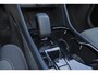 Volvo XC40 B4 Plus Dark - IntelliSafe Assist & Surround - 360º Camera - Harman/Kardon audio - Verwarmde voorstoelen & stuur - Parkeersensoren voor & achter - Elektr. bedienb. voorstoelen met geheugen links - Draadloze tel. lader - Standkachel - Extra getint glas - 18' LMV