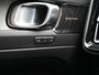 Volvo XC40 T5 Recharge Inscription PHEV 263pk Dealer O.H. | Trekhaak Af Fabriek | Adaptive Cruise | Camera | Harman / Kardon | Lederen Sportstoelen Memory & Verwarmd | Stuur Verwarmd | Keyless | Apple Carplay | Navigatie | DAB | Plug In Hybrid