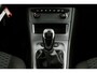 Opel Astra 1.2 Business Edition wit