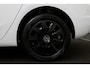 Opel Astra 1.2 Business Edition wit