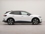 Volkswagen ID.4 Max 77 kWh panorama dak incl wegklapbare trekhaak | SoH 90,8 % | Wegklapbare trekhaak | Glazen panorama dak | Apple Carplay | Rondomzicht camera | Parkeersensoren voor en achter | Voorstoelen verwarmd | Wifi | Spraakbediening | Warmtewerende