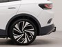 Volkswagen ID.4 Max 77 kWh panorama dak incl wegklapbare trekhaak | SoH 90,8 % | Wegklapbare trekhaak | Glazen panorama dak | Apple Carplay | Rondomzicht camera | Parkeersensoren voor en achter | Voorstoelen verwarmd | Wifi | Spraakbediening | Warmtewerende