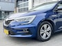 Renault Megane Estate 1.3 TCe Business Edition One Airco Trekhaak 1700kg trekgewicht Cruise control Head up display Parkeersensoren voor en achter Achterruitrijcamera Telefoonverbinding Stuurwielbediening 5-Persoons Navigatiesysteem Lichtmeta