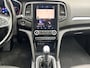 Renault Megane Estate 1.3 TCe Business Edition One Airco Trekhaak 1700kg trekgewicht Cruise control Head up display Parkeersensoren voor en achter Achterruitrijcamera Telefoonverbinding Stuurwielbediening 5-Persoons Navigatiesysteem Lichtmeta