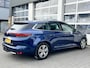 Renault Megane Estate 1.3 TCe Business Edition One Airco Trekhaak 1700kg trekgewicht Cruise control Head up display Parkeersensoren voor en achter Achterruitrijcamera Telefoonverbinding Stuurwielbediening 5-Persoons Navigatiesysteem Lichtmeta