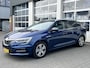 Renault Megane Estate 1.3 TCe Business Edition One Airco Trekhaak 1700kg trekgewicht Cruise control Head up display Parkeersensoren voor en achter Achterruitrijcamera Telefoonverbinding Stuurwielbediening 5-Persoons Navigatiesysteem Lichtmeta