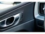 Volvo XC60 2.0 T6 Plug-in hybrid AWD Plus Black Edition | Long Range | Adaptieve Cruise Control | Panoramadak | Stoel en Stuurverwarming | Dodehoek Detectie | 21" |