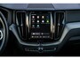 Volvo XC60 2.0 T6 Plug-in hybrid AWD Plus Black Edition | Long Range | Adaptieve Cruise Control | Panoramadak | Stoel en Stuurverwarming | Dodehoek Detectie | 21" |