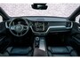Volvo XC60 2.0 T6 Plug-in hybrid AWD Plus Black Edition | Long Range | Adaptieve Cruise Control | Panoramadak | Stoel en Stuurverwarming | Dodehoek Detectie | 21" |