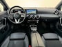 Mercedes-Benz A-klasse 180 Business Solution Wide screen Stoelverwarming Draadloze tel lader Stuurschakeling Verlaagd + 18 inch