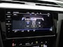 Volkswagen Arteon 1.4 TSI eHybrid R-Line Business+ 218 PK| Panoramadak | Lederen Stoelen Met Geheugen | Navigatie Pro | Dealeronderhouden | Achteruitrijcamera | Elektrische Achterklep | Head-Updisplay | Stoelverwarming Voor & Achter | Stuurwielverwarming