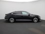 Volkswagen Arteon 1.4 TSI eHybrid R-Line Business+ 218 PK| Panoramadak | Lederen Stoelen Met Geheugen | Navigatie Pro | Dealeronderhouden | Achteruitrijcamera | Elektrische Achterklep | Head-Updisplay | Stoelverwarming Voor & Achter | Stuurwielverwarming
