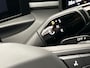 Volkswagen T-Roc R-Line First Edition 1.5 eTSI 150pk DSG Automaat Panoramadak, Harman Kardon audio, Adaptive cruise control, LED matrix koplampen, Lederen bekleding, Black style