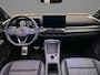 Volkswagen T-Roc R-Line First Edition 1.5 eTSI 150pk DSG Automaat Panoramadak, Harman Kardon audio, Adaptive cruise control, LED matrix koplampen, Lederen bekleding, Black style