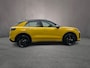 Volkswagen T-Roc R-Line First Edition 1.5 eTSI 150pk DSG Automaat Panoramadak, Harman Kardon audio, Adaptive cruise control, LED matrix koplampen, Lederen bekleding, Black style