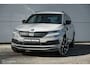Skoda Karoq 1.5 TSI ACT Sportline Business | LED | Trekhaak | Camera | 19 Inch | Sfeerverlichting | Stoel en stuurwielverw.