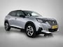 Peugeot 2008 SUV GT-Line 130pk | Lage kilometerstand | Navigatie | Achteruitrijcamera | Climate Control | Adaptieve Cruise Control | Parkeersensoren v+a | Full Led koplampen | 3D Cockpit | Stoelverwarming | Half lederen sportstoelen | Keyless start | DAB+ radio | Apple Carplay / Android Auto | Afwijkende dakkleur | Donker getint glas | 17" lichtmetalen velgen |