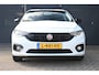 Fiat Tipo 1.6 16v Business Lusso Automaat | Adaptive Cruise | Navigatie | Achteruitrijcamera | AllSeasonbanden | Stoelverwarming | Bi-Xenon | !!